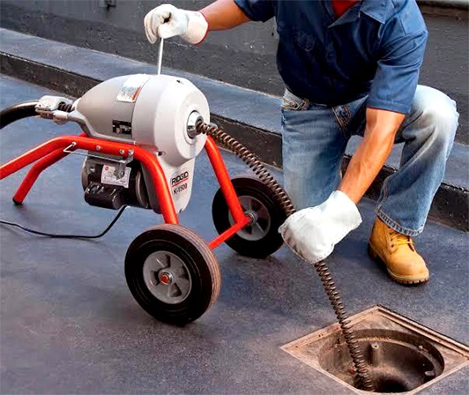 limpieza y desazolve de drenajes.